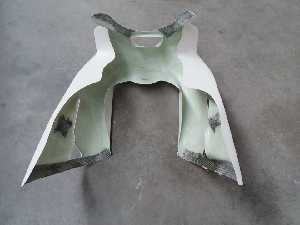 afbeelding van een Kawasaki ZX6R, Kawasaki ZX6R 03-04, ZX6R,circuit kuipset, race kuipen, kuipdelen,kappenset, race bodywork, racebodywork,kapdelen, racekap, race kuip, circuit kuip,ducati, racekuip, tankcover, circuitmoto, onderkuip, bovenkuip, racezitje, motorzitje,honda CBR 1000,honda CBR1000RR 2017, CBR 1000RR 2017, CBR 1000 2017, motorkuip, R6, ZXR, onderdelen snelheidsmoto, onderdelen motor, circuitmotor, onderdelen circuitmotor