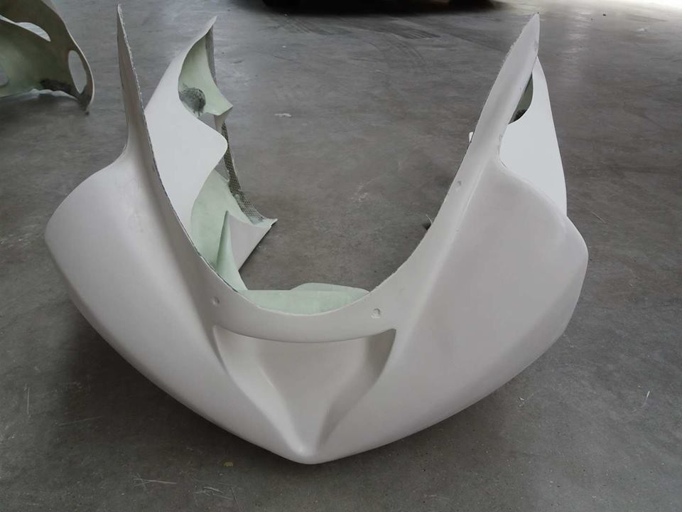 afbeelding van een Kawasaki ZX6R, Kawasaki ZX6R 03-04, ZX6R,circuit kuipset, race kuipen, kuipdelen,kappenset, race bodywork, racebodywork,kapdelen, racekap, race kuip, circuit kuip,ducati, racekuip, tankcover, circuitmoto, onderkuip, bovenkuip, racezitje, motorzitje,honda CBR 1000,honda CBR1000RR 2017, CBR 1000RR 2017, CBR 1000 2017, motorkuip, R6, ZXR, onderdelen snelheidsmoto, onderdelen motor, circuitmotor, onderdelen circuitmotor