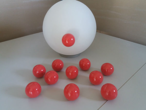 image of bumba, bumba nose, bumba theater plopsa, stage finish, ornamental balls, polyester ball, polyester ball 5 cm, small polyester ball, artificial balls, decoration, decor, sculpter, set construction, thematization, theatralization, stage prop, setprop