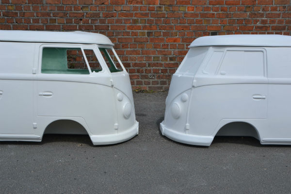 afbeelding van een polyester bus, bully, pickup bully, spijlbus,microbus, sambas, samba, panel,transporter, sambabus, model, schaalmodel,polyester bus, busje,gocart body, panelbus, pedal car, gocart, bus voor gocart, tot rod, cox, cox, combi, replica, panelbus, tot rod, kit car, hotrod,  go cart,  custom, car, toy box