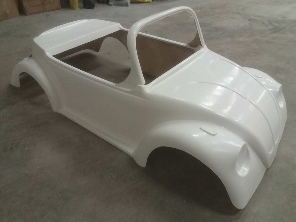 afbeelding van een polyester kap,kever, cox, beetle,beetle cabrio, cax cabrio, totrod, tot rod, gocart body, panelbus, pedal car, gocart, bus voor gocart, combi, replica, panelbus, go cart, custom, car, toy box, pickup, pick-up, totrods