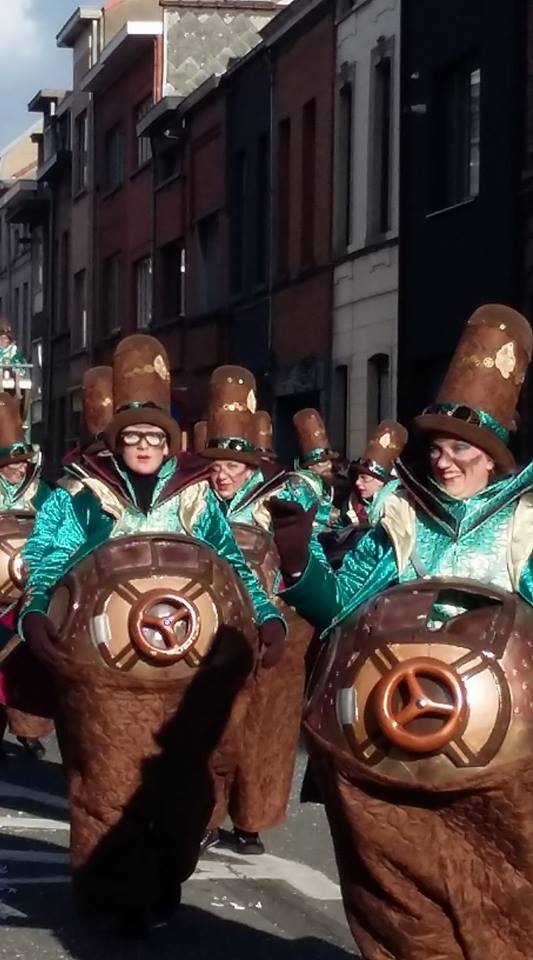 afbeelding van carnaval aalst 2018, parade, carnavalkostuum, creatief kostuum, praalwagen, kostuumbal, akv tisj, aalst carnaval, paradewagen, paradekostuum, theatralisatie,rekwisieten, blowups, eyecatcher, 3D object, polyester maatwerk, polyester vormgeving, prop, sculpteren, decorbouw, thematisatie, theming