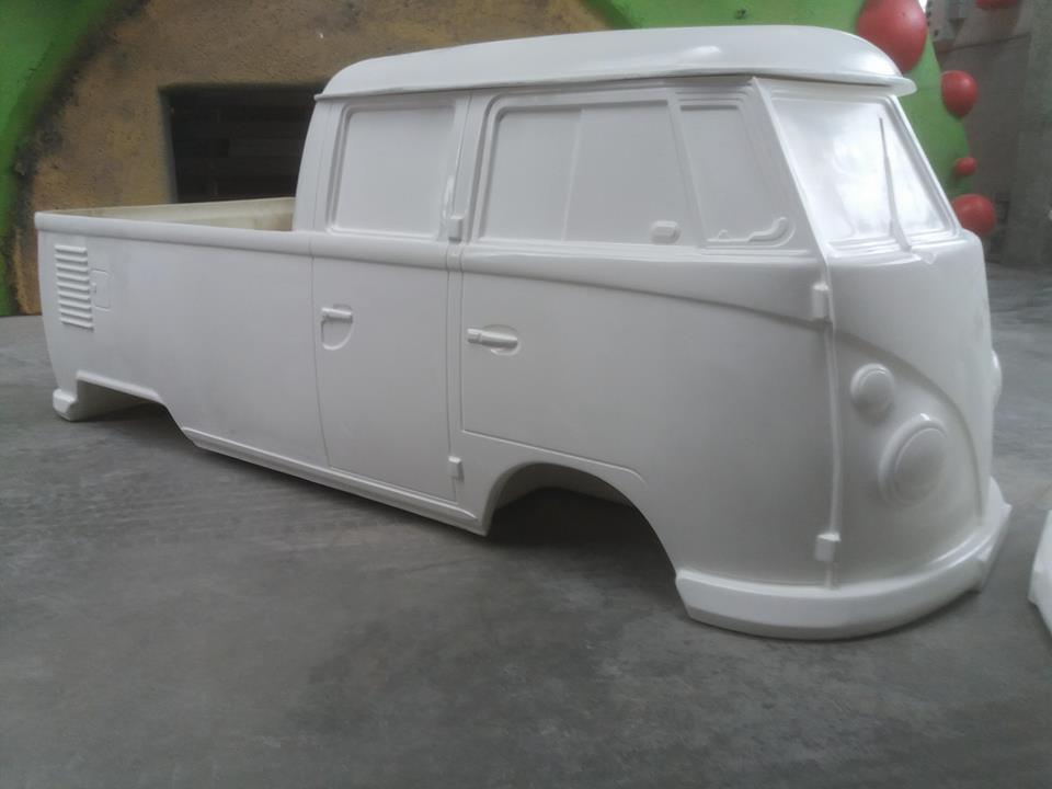 afbeelding van een polyester bus, doka, dubbele cabine, crewcab, bully, crewcab pickup, 2doors regular cab, kombi,pickup, pickup bully, spijlbus, splitbus, splitbully, microbus, sambas, samba, oldschoolcars, model32, fiberglassrod, hotrodding, hotrodders, panel,transporter, sambabus, model, schaalmodel, busje,gocart body, panelbus, pedal car, gocart, bus voor gocart, tot rod, cox, cox, combi, replica, panelvan, totrod, kit car, hotrod,  go cart,  custom, car, toy box, crewcab pick-up, pick-up, totrods