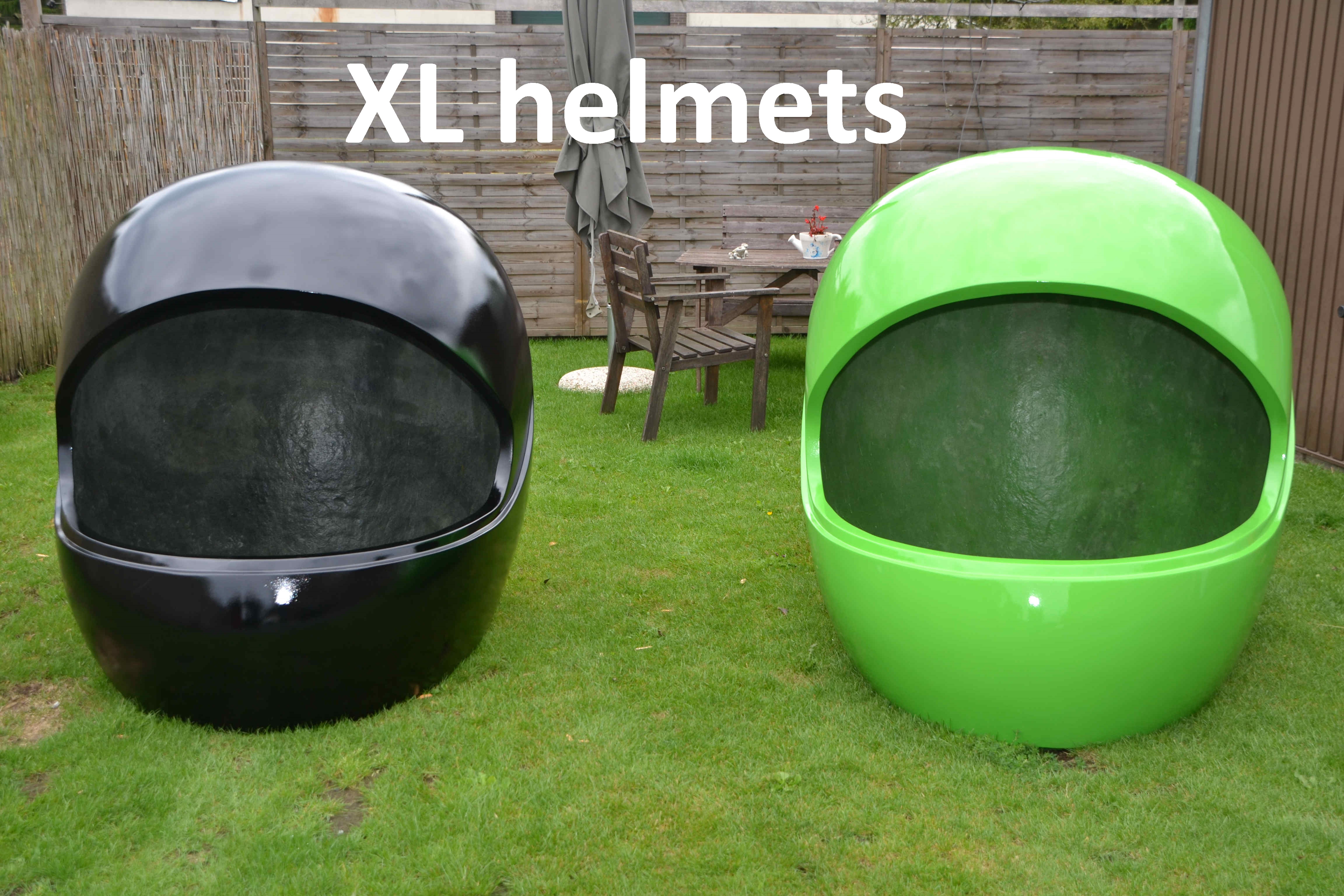 afbeelding van een grote polyester helm, XL helm, XL helmets