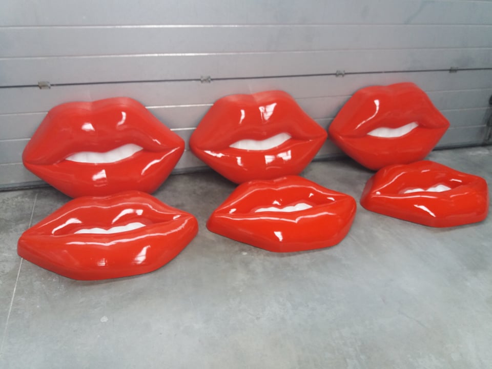 red lips, glossy lips, sweet lips,XL lips, 3D mouth, 3D lips, lip art, large lips in fiberglass, lips in eps, lips in styrofoam, wall decoration, shop decoration, white teeth, teeth in eps, teeth in fiberglass, mouth advertisement, lipeyecatcher, lip blowup, XL lips, handicraft, gag, propmaker, wall prop, dancing decoration, 3D lips, lips sculpt,rote lippen, groe lippen aus polyester, lippen aus eps, lippen aus styropor, wanddekoration, ladendekoration, weie zhne zhne aus eps, zhne aus polyester, mundwerbung, lippenfnger, lippenexplosion, xl lippen, kunsthandwerk, knebel, propmaker, wandsttze, tanzdekoration, 3D Lippen, Lippenskulptur