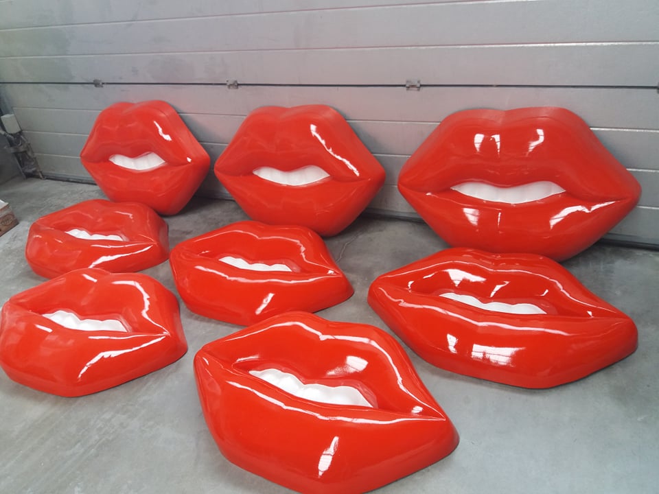 red lips, glossy lips, sweet lips,XL lips, 3D mouth, 3D lips, lip art, large lips in fiberglass, lips in eps, lips in styrofoam, wall decoration, shop decoration, white teeth, teeth in eps, teeth in fiberglass, mouth advertisement, lipeyecatcher, lip blowup, XL lips, handicraft, gag, propmaker, wall prop, dancing decoration, 3D lips, lips sculpt,rote lippen, groe lippen aus polyester, lippen aus eps, lippen aus styropor, wanddekoration, ladendekoration, weie zhne zhne aus eps, zhne aus polyester, mundwerbung, lippenfnger, lippenexplosion, xl lippen, kunsthandwerk, knebel, propmaker, wandsttze, tanzdekoration, 3D Lippen, Lippenskulptur