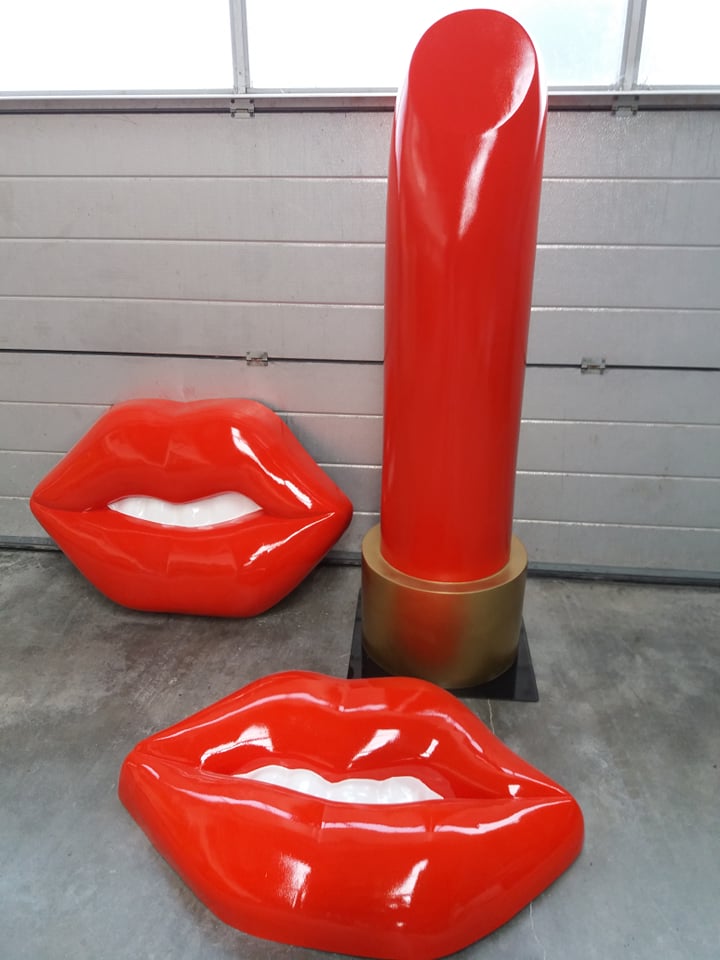 red lips, glossy lips, sweet lips,XL lips, 3D mouth, 3D lips, lip art, large lips in fiberglass, lips in eps, lips in styrofoam, wall decoration, shop decoration, white teeth, teeth in eps, teeth in fiberglass, mouth advertisement, lipeyecatcher, lip blowup, XL lips, handicraft, gag, propmaker, wall prop, dancing decoration, 3D lips, lips sculpt,rote lippen, groe lippen aus polyester, lippen aus eps, lippen aus styropor, wanddekoration, ladendekoration, weie zhne zhne aus eps, zhne aus polyester, mundwerbung, lippenfnger, lippenexplosion, xl lippen, kunsthandwerk, knebel, propmaker, wandsttze, tanzdekoration, 3D Lippen, Lippenskulptur