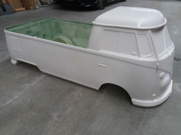 afbeelding van een polyester bus, bully, pickup bully, spijlbus,microbus,pickup, pick-up, sambas, samba, panel,transporter, sambabus, model, schaalmodel,polyester bus, busje,gocart body, panelbus, singlecab, pedal car, gocart, bus voor gocart, tot rod, cox, cox, combi, replica, panelbus, tot rod, kit car, hotrod,  go cart,  custom, car, toy box