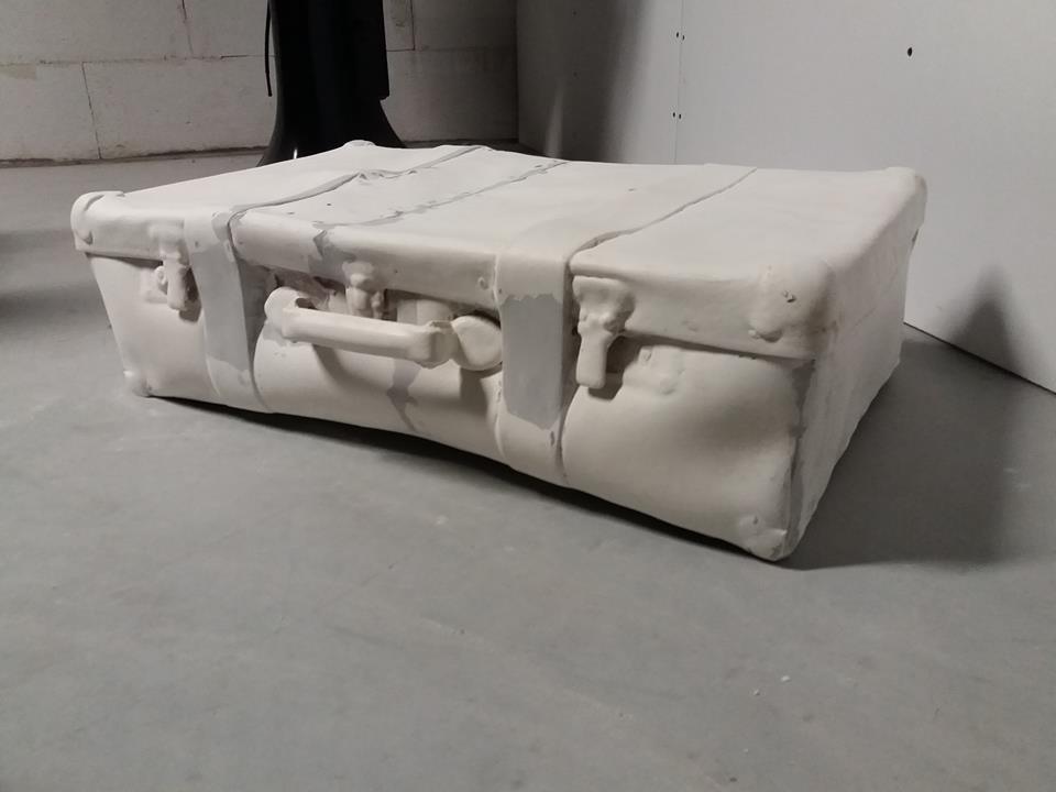 image of fiberglass suitcase, luggage, travel suitcase in fiberglass, replica travel suitcase, setdecorations, prop, set decoration, setprops, stage prop, stageprops, TV prop, set construction, prop, set decoration, ball for photo shoot, props, blowups