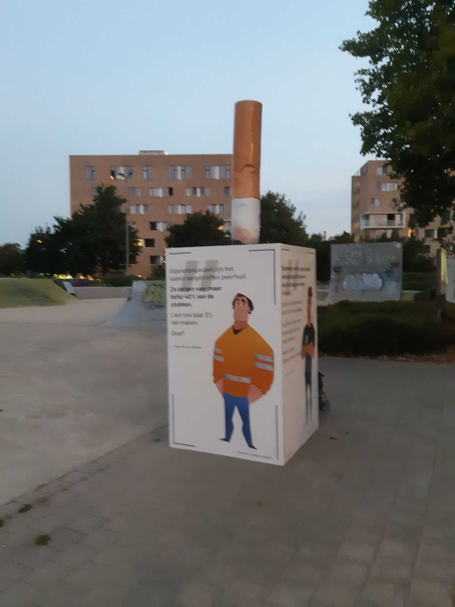 image of team proper hasselt, awareness campaign, campaign against street dirt, the cleanest city in Flanders, big cigarette, big butt, XL cigarette, XL butt, large chewing gum, chewing gum, XL chewing gum, decals, lettering, wrapping