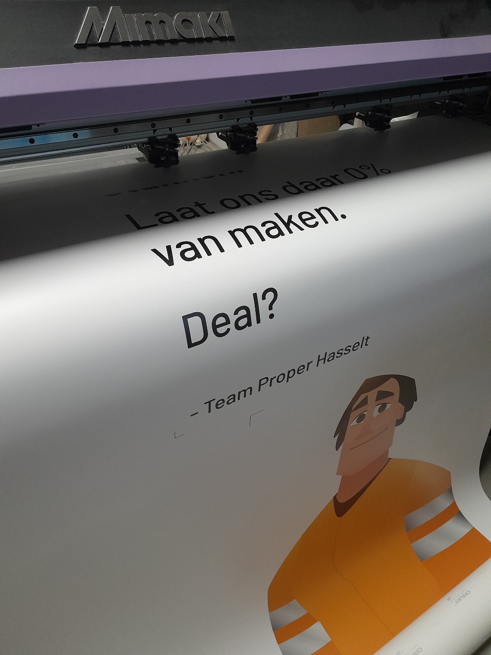 afbeelding van team proper hasselt,de properste stad van vlaanderen,grote sigaret, grote peuk, XL sigaret, XL peuk, grote kauwgom, kauwgum, XL kauwgom, bestickering, belettering, wrapping