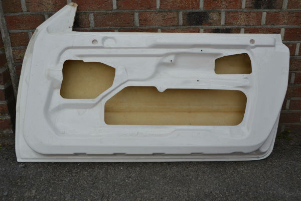 picture of a BMW E46, BMW parts, BMW fiberglass parts, BMW E46 front bumper, BMWE46 rear bumper, BMWE46 motorhood, BMWE46 sideskirt, BMWE46 wheel archer, BMW E46 door, BMW E46 fender, BMW E46 wide body kit, BMW E46 wide body, M3 motorhood, M3 fender