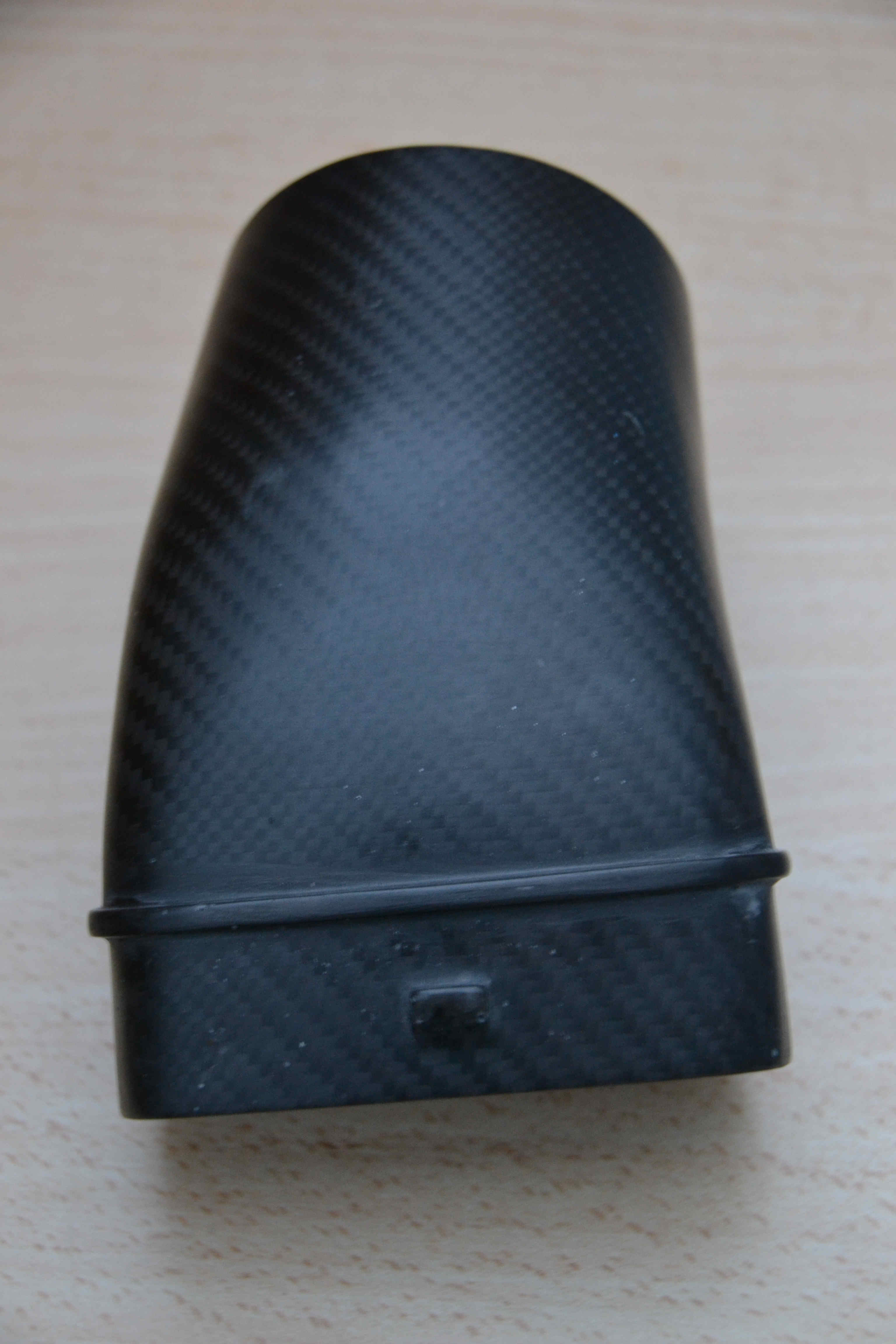 afbeelding van carbone, carrosserie en carbone,pieces en carbone, production en carbone, rally, rallycross, circuit, pieces pour la compétition