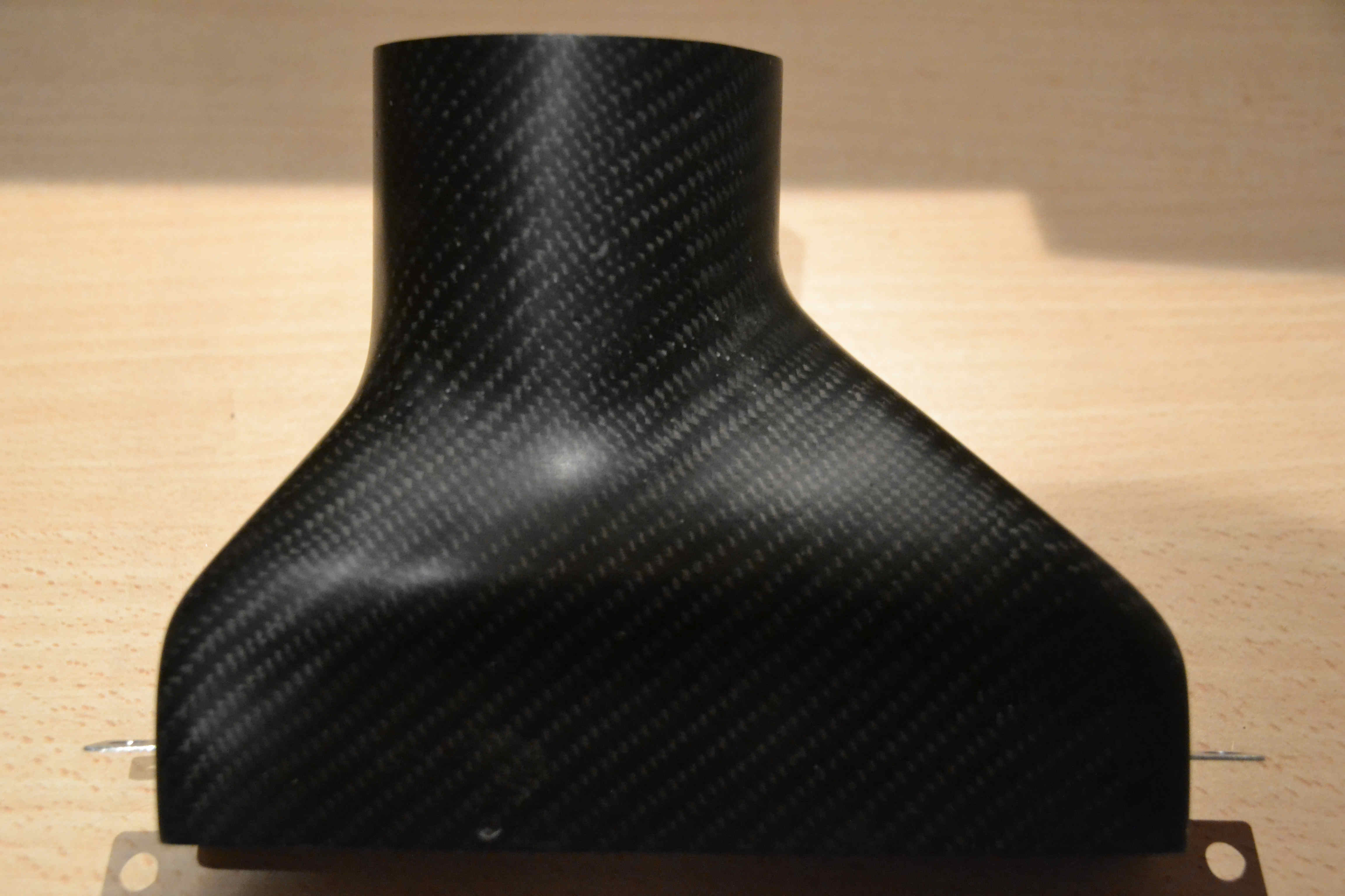 afbeelding van carbone, carrosserie en carbone,pieces en carbone, production en carbone, rally, rallycross, circuit, pieces pour la compétition