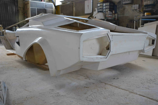 lamborghini countach replica, lamborghini countach kit car, lamborghini kit car,lamborghini countach, lamborghini restauration, kit cars, body kits, kit car, body kit, wide body kit, fiberglass parts, fiberglass kit car